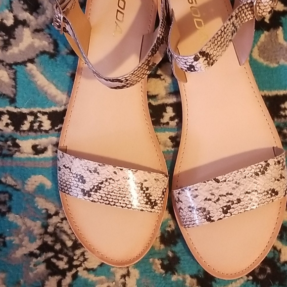 Soda snake skin sandals size 11 - Picture 2 of 3